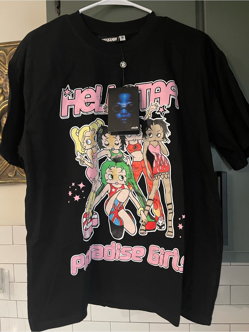 Men’s Graphic Design Tee Size S.